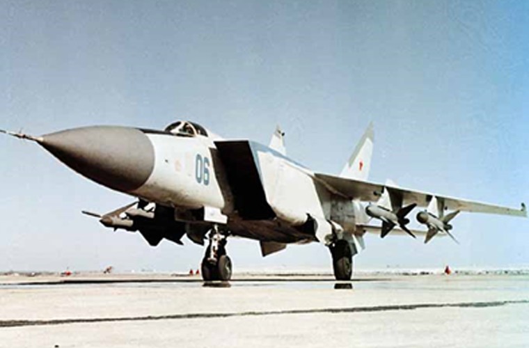 Dong troi vu danh cap tiem kich MiG-25 Lien Xo (1)